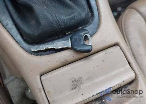 1999 Mazda Mx-5 Miata Leather Pkg/Popular Equipment Pkg/Sports Pkg/Touring/Touring Pkg z USA, uszkodzony, nr VIN JM1NB3539X0113170